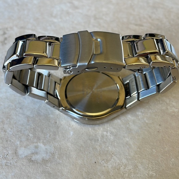 Armitron men battery water resistant 165ft stainless steel date&day - Picture 6 of 8